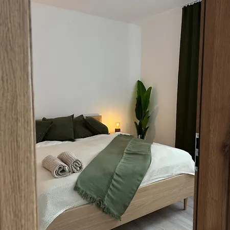 Leaf Cozy And Modern Διαμέρισμα Kolárovo