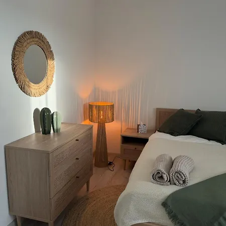 Leaf Cozy And Modern *